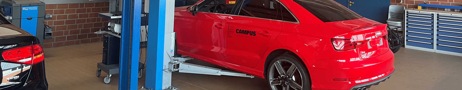 Bannerbild des Ausbildungscampus der Handwerkskammer Köln für die Case Study von EBS.